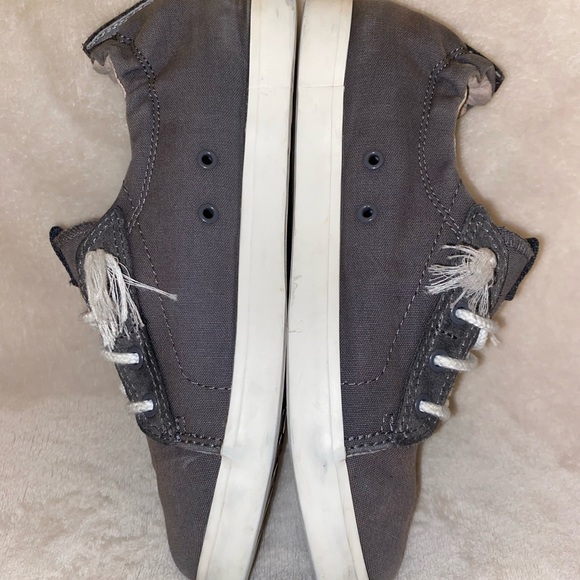 🔥 Timberland Gray Canvas Sneakers Size 7.5 - Picture 2 of 9